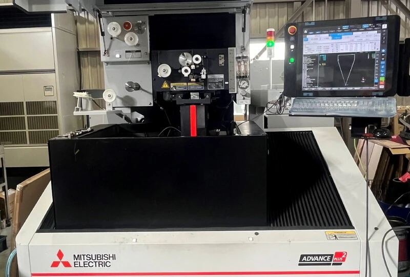 ワイヤー放電加工機　三菱　mv1200r